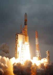 打ち上げられるロケットの写真