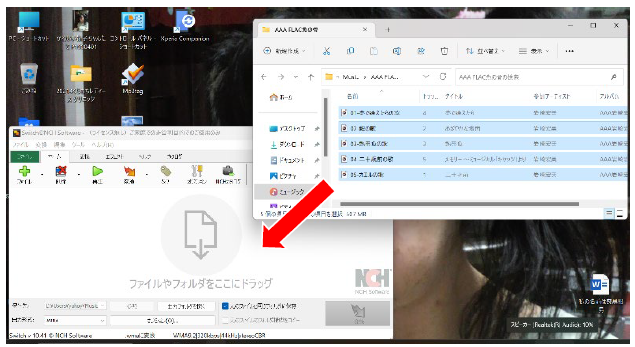 ノートパソコンとスマートフォンによるファイル転送アプリの画面